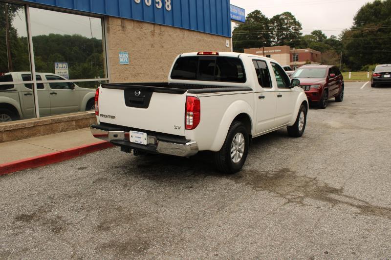 Nissan Frontier Crew Cab 4x2 SV V6 Auto 2018