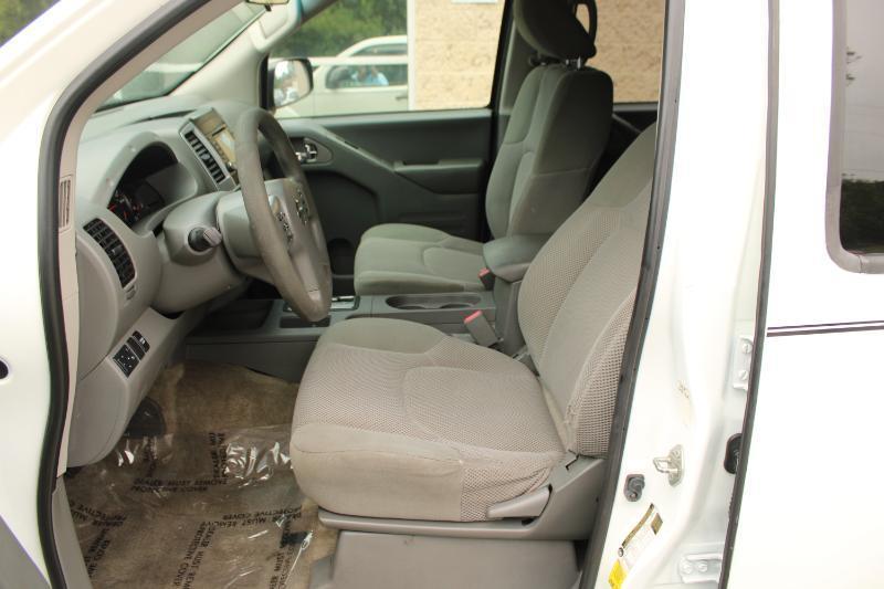 Nissan Frontier Crew Cab 4x2 SV V6 Auto 2018