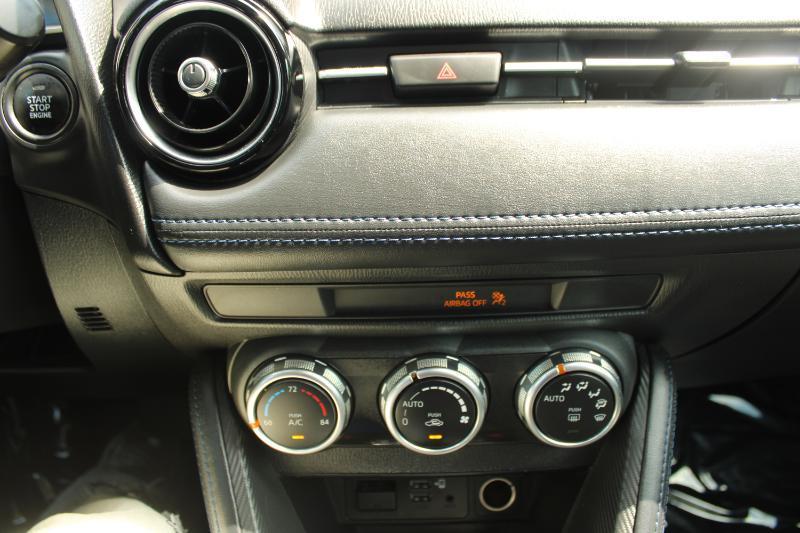 Toyota Yaris Hatchback XLE Auto (Natl) 2020