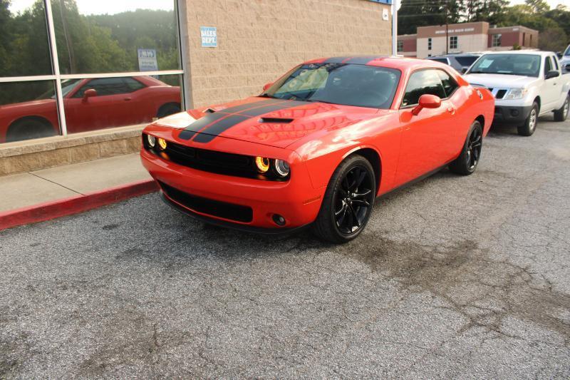 Dodge Challenger photo 3