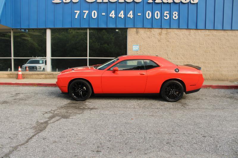 Dodge Challenger photo 8