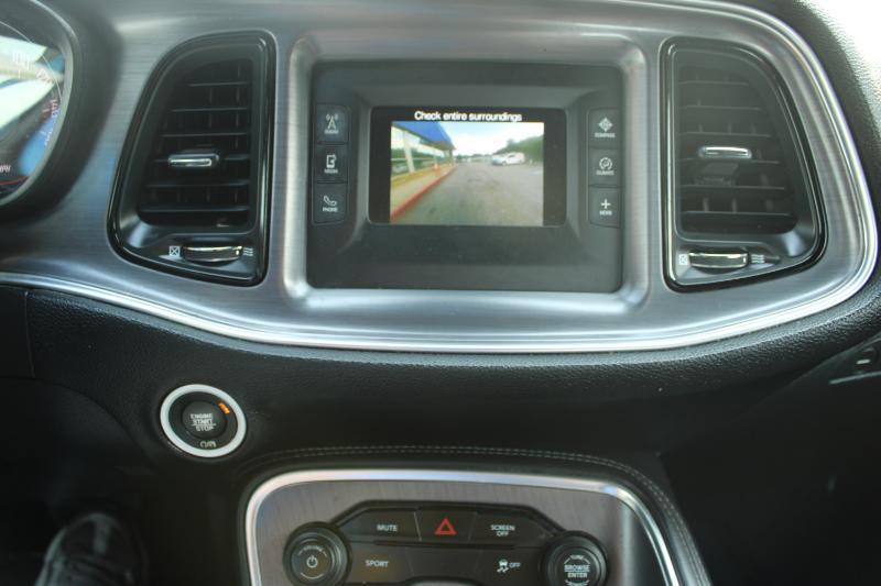 Dodge Challenger photo 15
