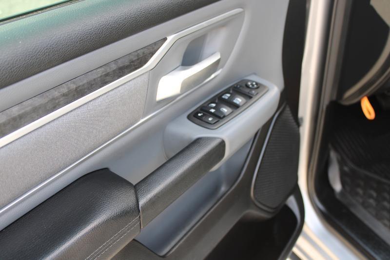 RAM 1500 Big Horn 4x2 Quad Cab 6'4" Box 2022