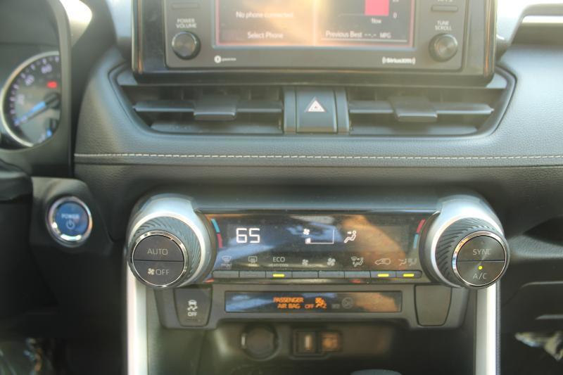 Toyota RAV4 Hybrid XLE AWD (Natl) 2020