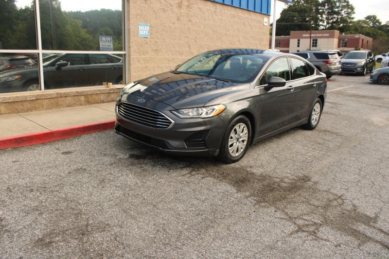 Ford Fusion S FWD 2019