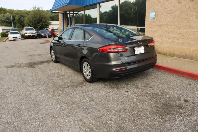 Ford Fusion S FWD 2019