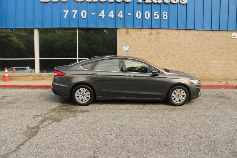 Ford Fusion S FWD 2019