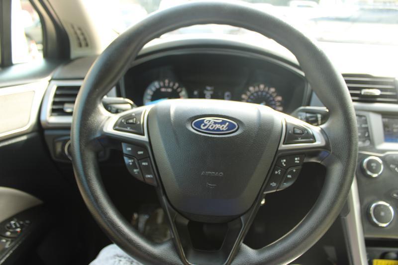 Ford Fusion S FWD 2019