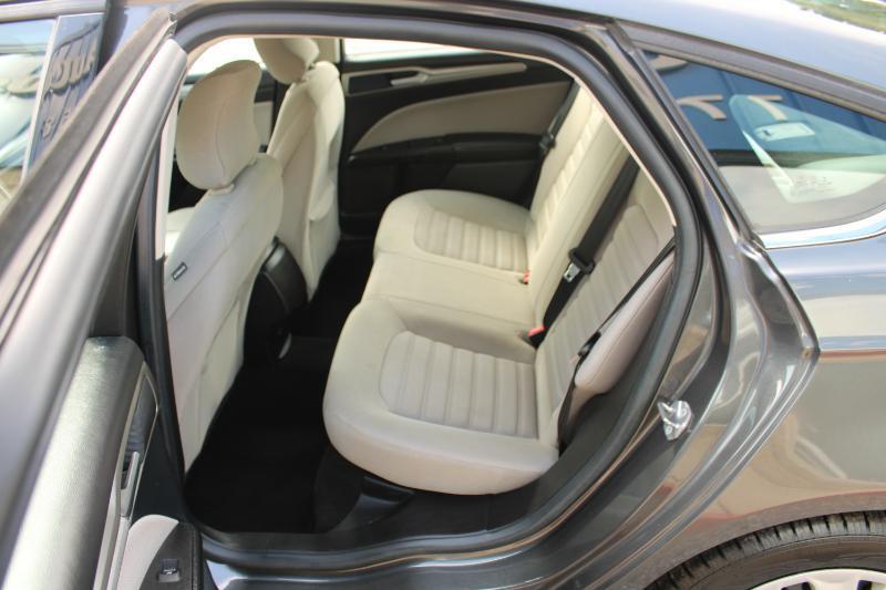 Ford Fusion S FWD 2019