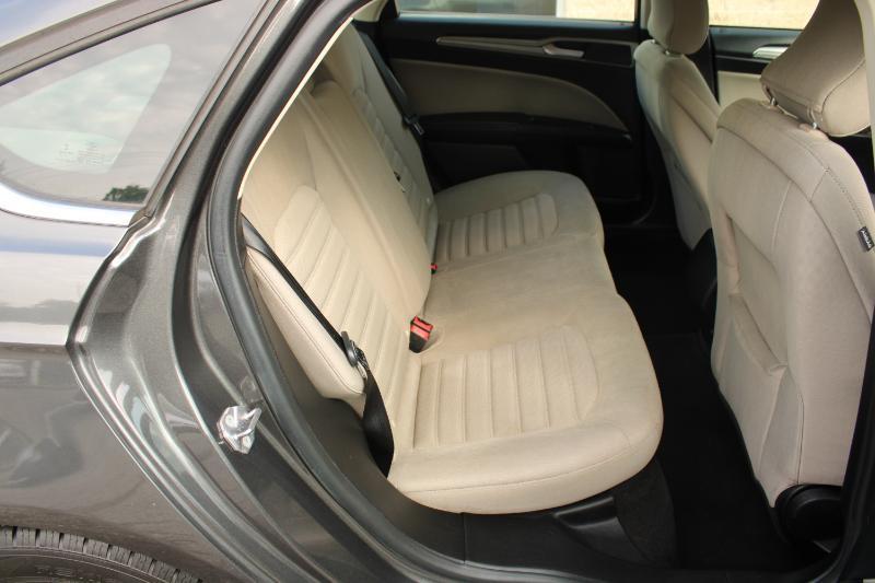 Ford Fusion S FWD 2019