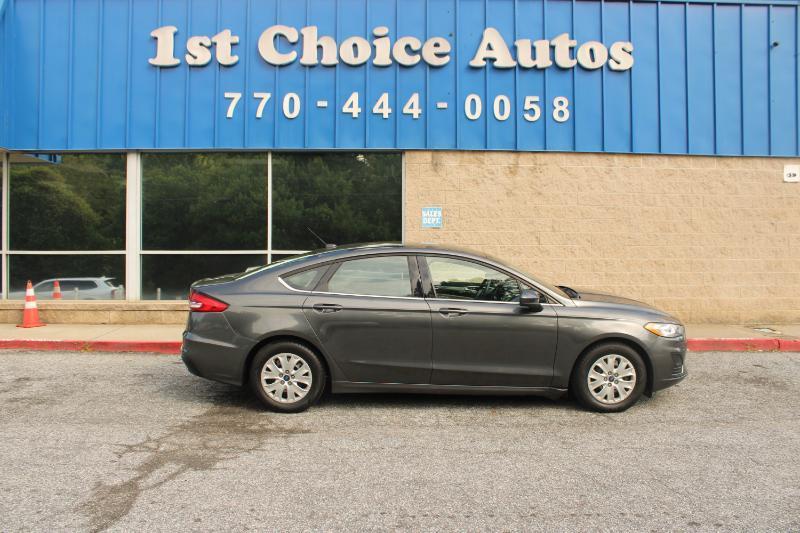 Ford Fusion S FWD 2019