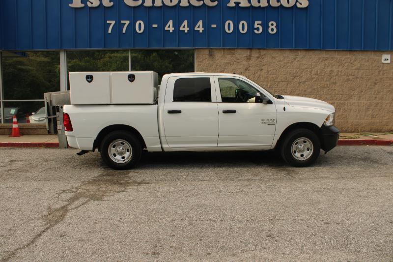 RAM 1500 Classic Tradesman 4x4 Crew Cab 5'7" Box 2022