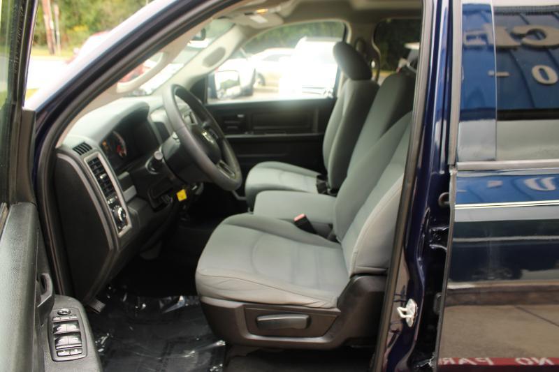 RAM 1500 Classic Tradesman 4x2 Crew Cab 5'7" Box 2019