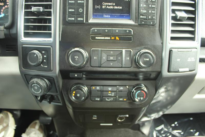 Ford F-150 4WD SuperCab 145" Lariat 2016