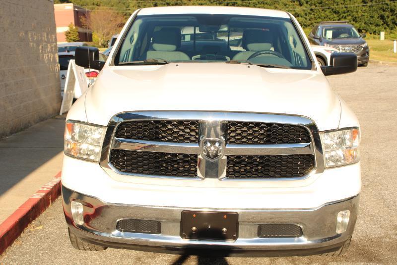 RAM 1500 SLT 4x4 Crew Cab 5'7" Box 2017