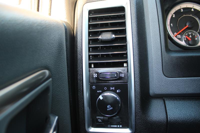RAM 1500 SLT 4x4 Crew Cab 5'7" Box 2017