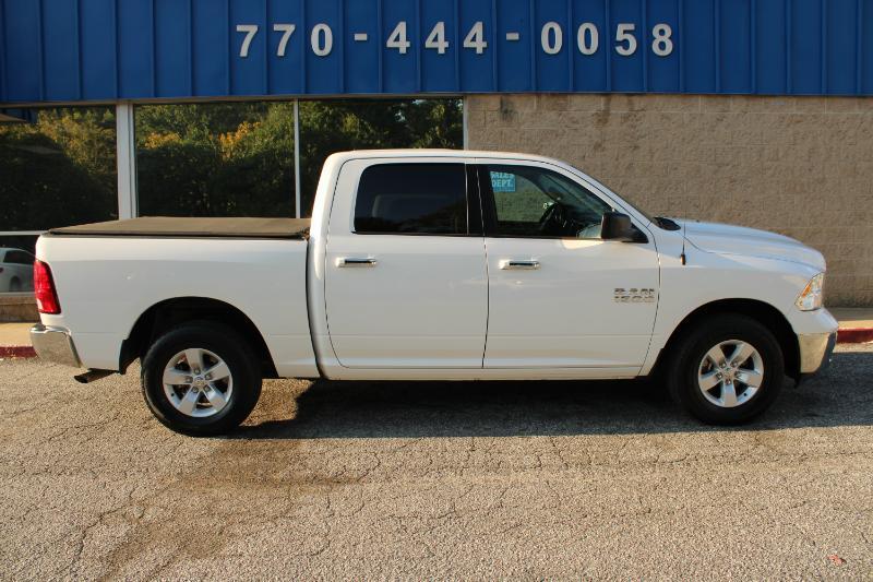 RAM 1500 SLT 4x4 Crew Cab 5'7" Box 2017