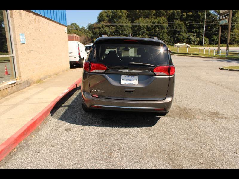 Chrysler Pacifica Touring-L Plus FWD 2017