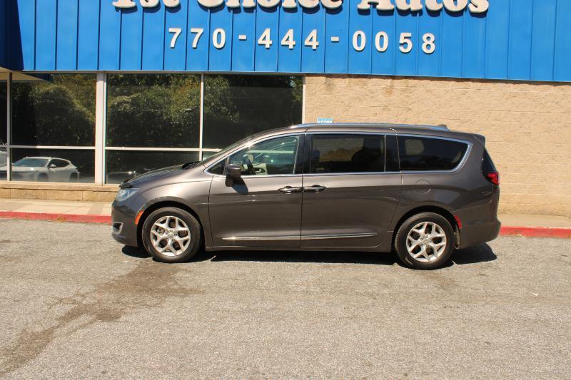 Chrysler Pacifica Touring-L Plus FWD 2017