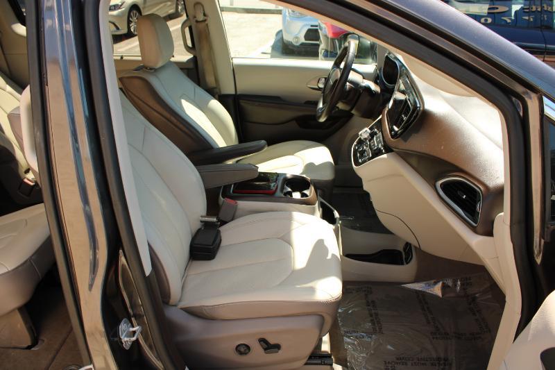Chrysler Pacifica Touring-L Plus FWD 2017