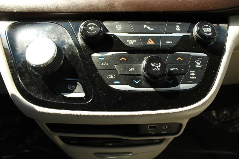 Chrysler Pacifica Touring-L Plus FWD 2017