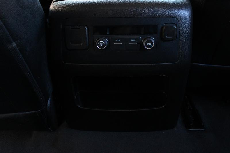 Chevrolet Tahoe photo 18