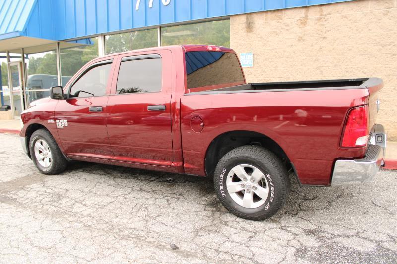 RAM 1500 Classic Tradesman 4x2 Crew Cab 5'7" Box 2022