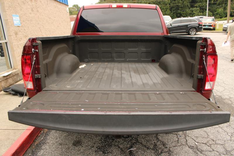 RAM 1500 Classic Tradesman 4x2 Crew Cab 5'7" Box 2022