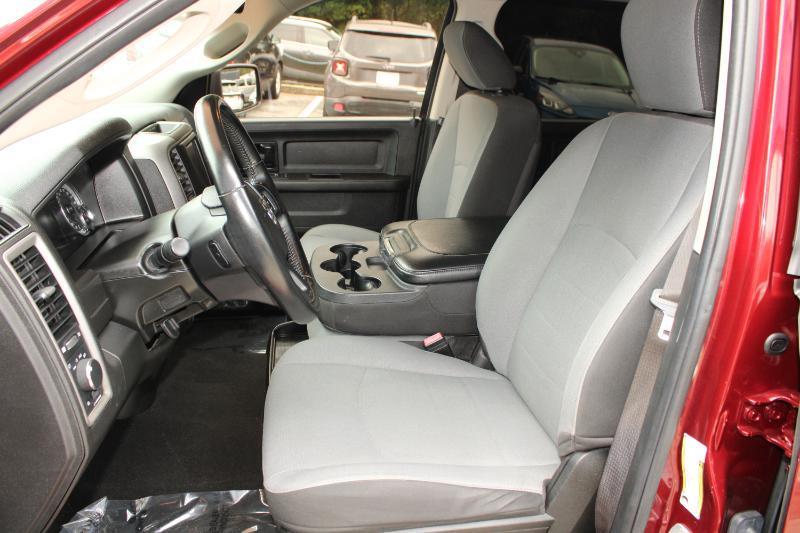 RAM 1500 Classic Tradesman 4x2 Crew Cab 5'7" Box 2022