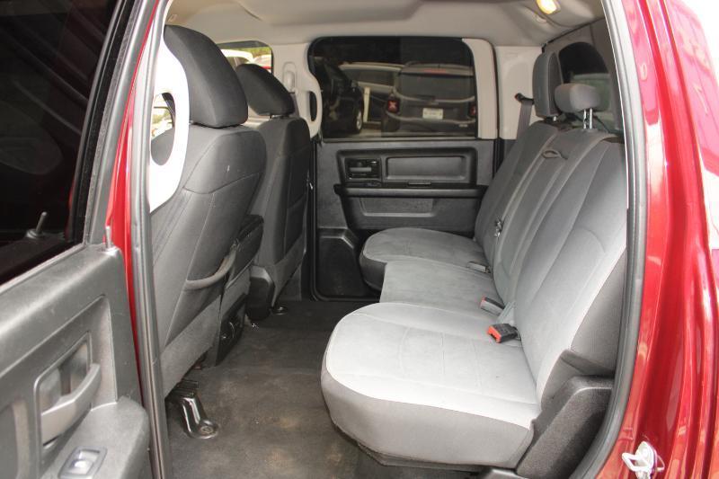 RAM 1500 Classic Tradesman 4x2 Crew Cab 5'7" Box 2022