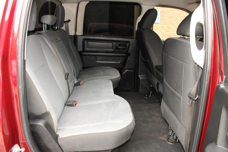 RAM 1500 Classic Tradesman 4x2 Crew Cab 5'7" Box 2022