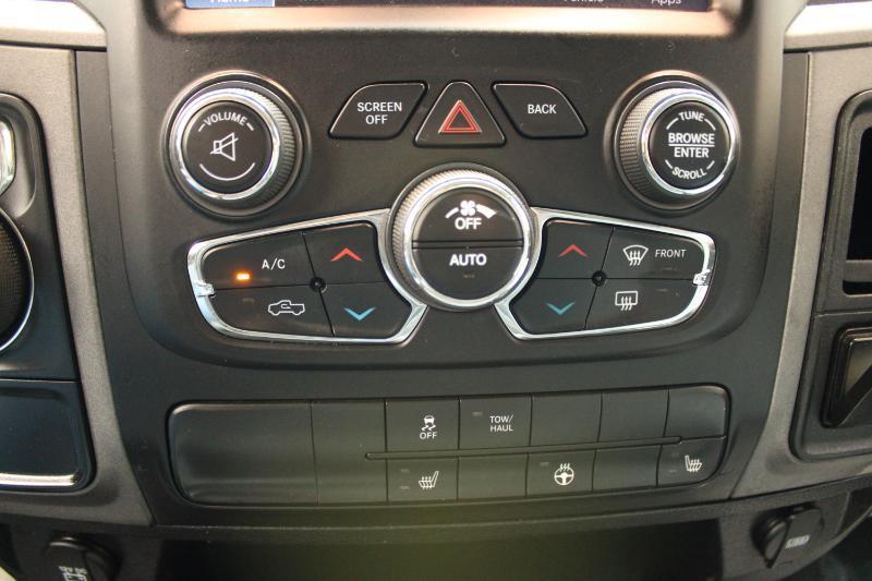 RAM 1500 Classic Tradesman 4x2 Crew Cab 5'7" Box 2022