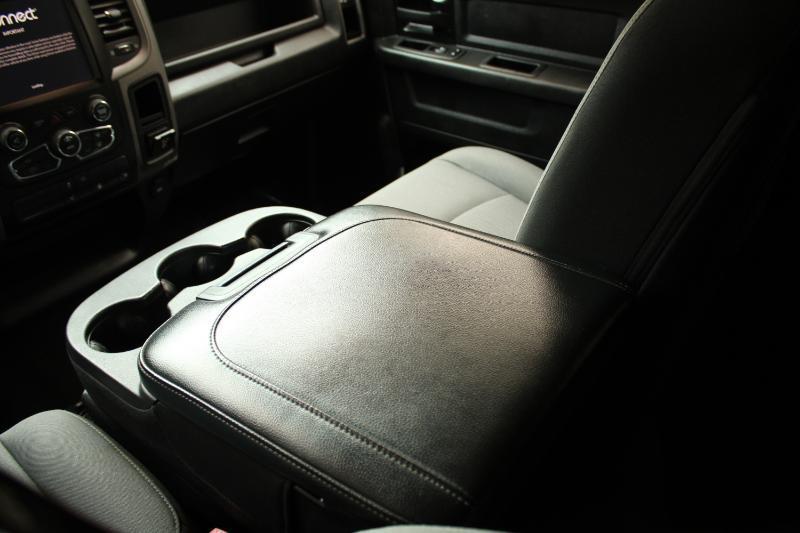 RAM 1500 Classic Tradesman 4x2 Crew Cab 5'7" Box 2022