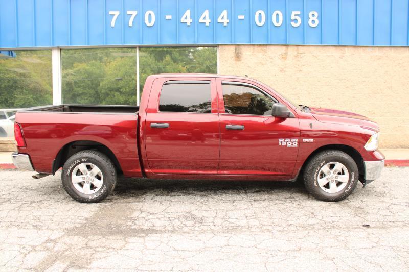 RAM 1500 Classic Tradesman 4x2 Crew Cab 5'7" Box 2022