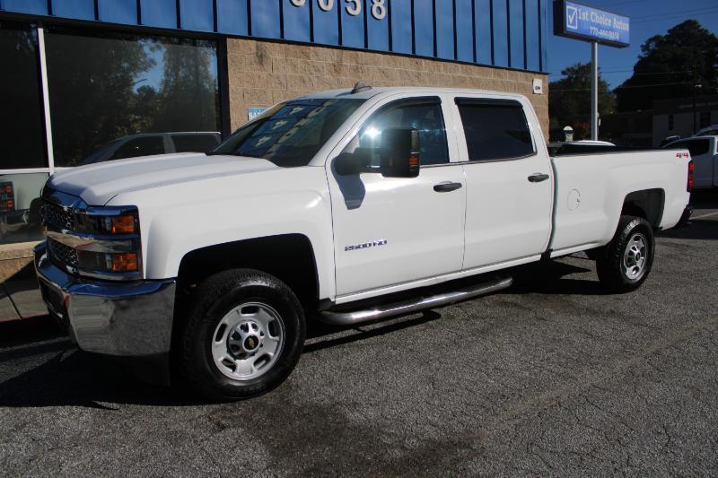 Chevrolet Silverado HD photo 3