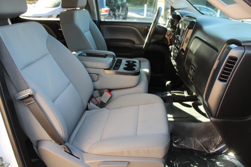 Chevrolet Silverado HD photo 14