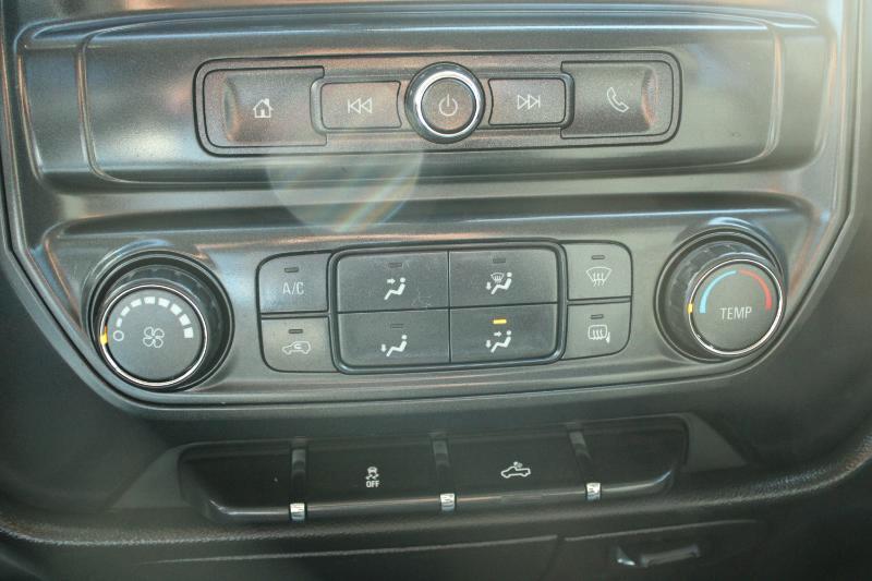 Chevrolet Silverado HD photo 17