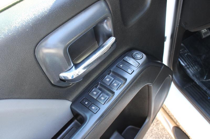 Chevrolet Silverado HD photo 22