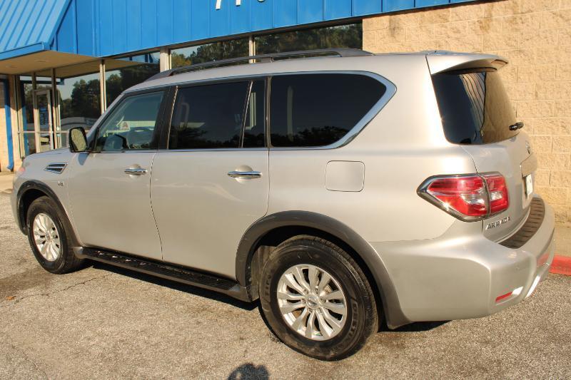 Nissan Armada 4x2 SV 2017