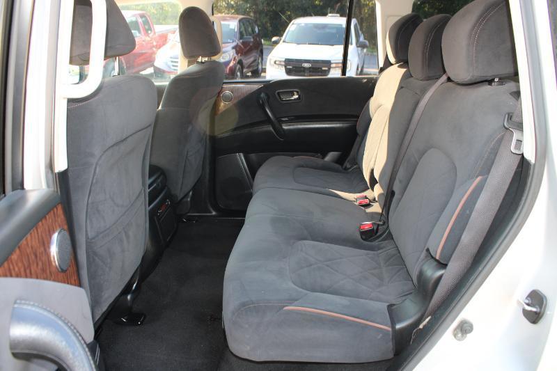 Nissan Armada 4x2 SV 2017
