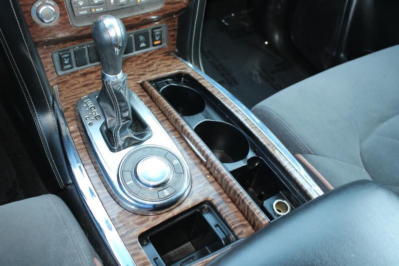 Nissan Armada 4x2 SV 2017