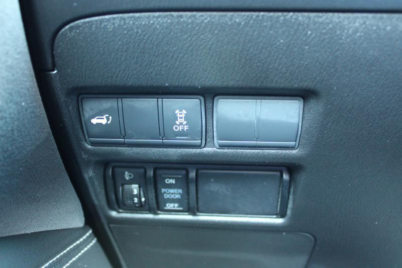 Nissan Armada 4x2 SV 2017