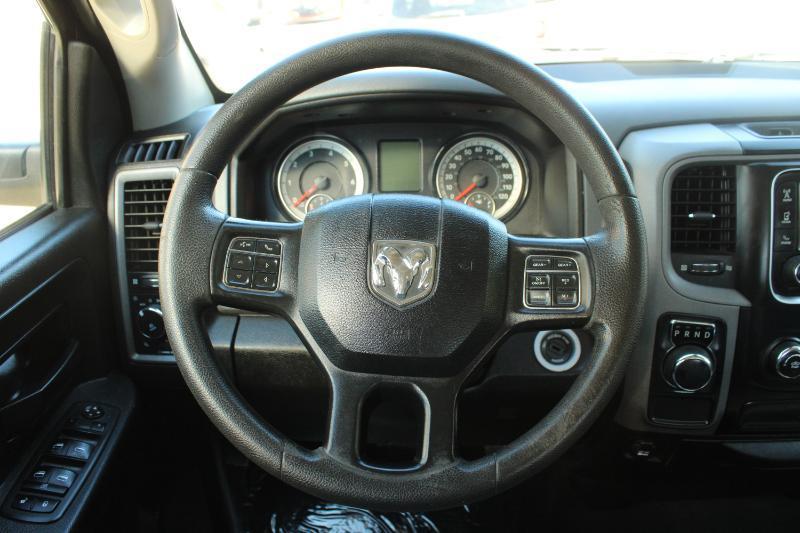 RAM 1500 Classic Tradesman 4x2 Crew Cab 5'7" Box 2019