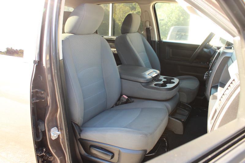 RAM 1500 Classic Tradesman 4x2 Crew Cab 5'7" Box 2019
