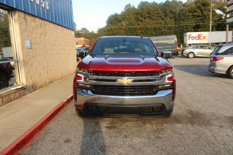 Chevrolet Silverado photo 2