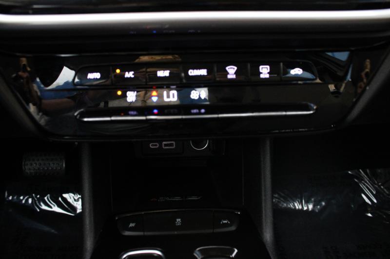 Chevrolet Bolt EUV photo 17