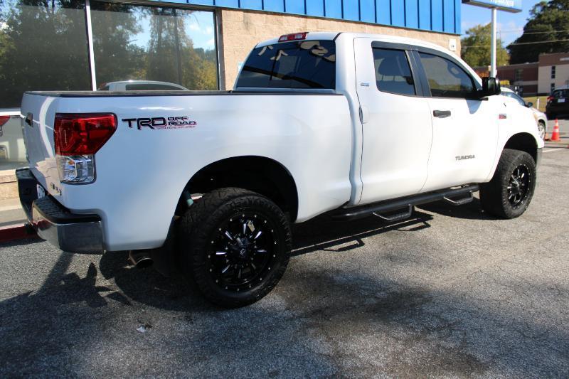 Toyota Tundra 4WD Truck Double Cab 5.7L FFV V8 6-Spd AT (Natl) 2013