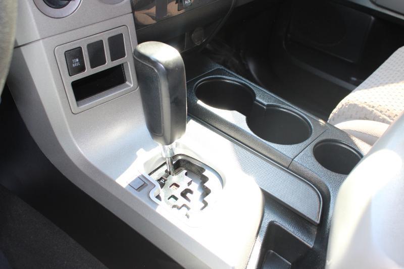 Toyota Tundra 4WD Truck Double Cab 5.7L FFV V8 6-Spd AT (Natl) 2013