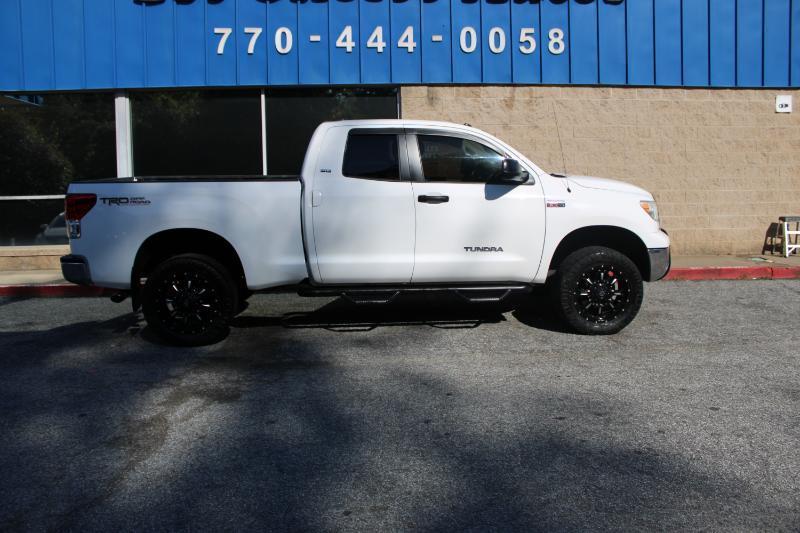 Toyota Tundra 4WD Truck Double Cab 5.7L FFV V8 6-Spd AT (Natl) 2013