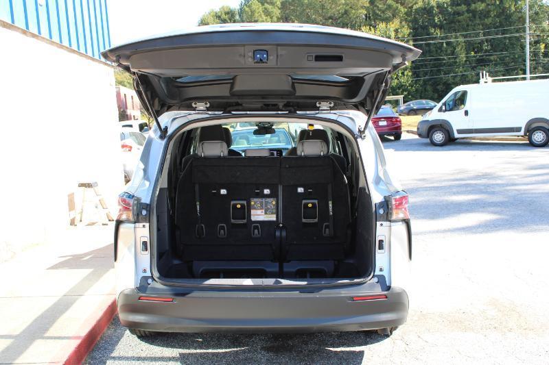Toyota Sienna LE FWD 8-Passenger (Natl) 2023